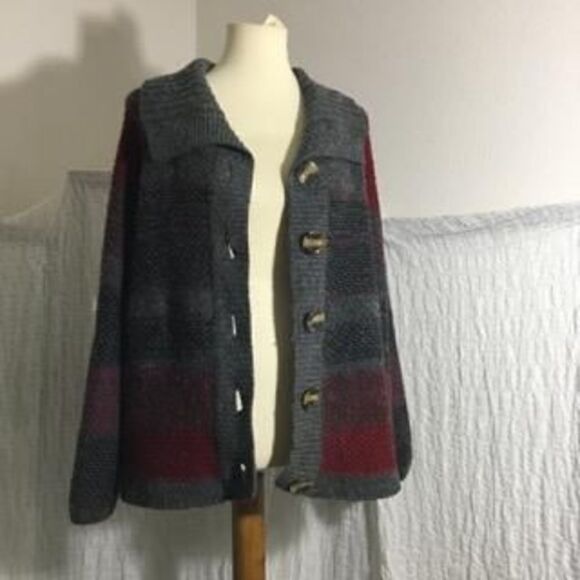 Style & Co. Gray & Red Big Button Sweater Size XL - Picture 5 of 10